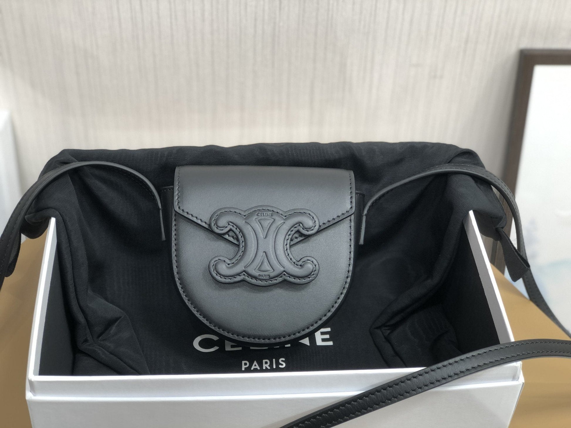 Top Quality Besatop Quality Cuir Triomphe For Black Mini Travel Bag 4In11Cm 8581