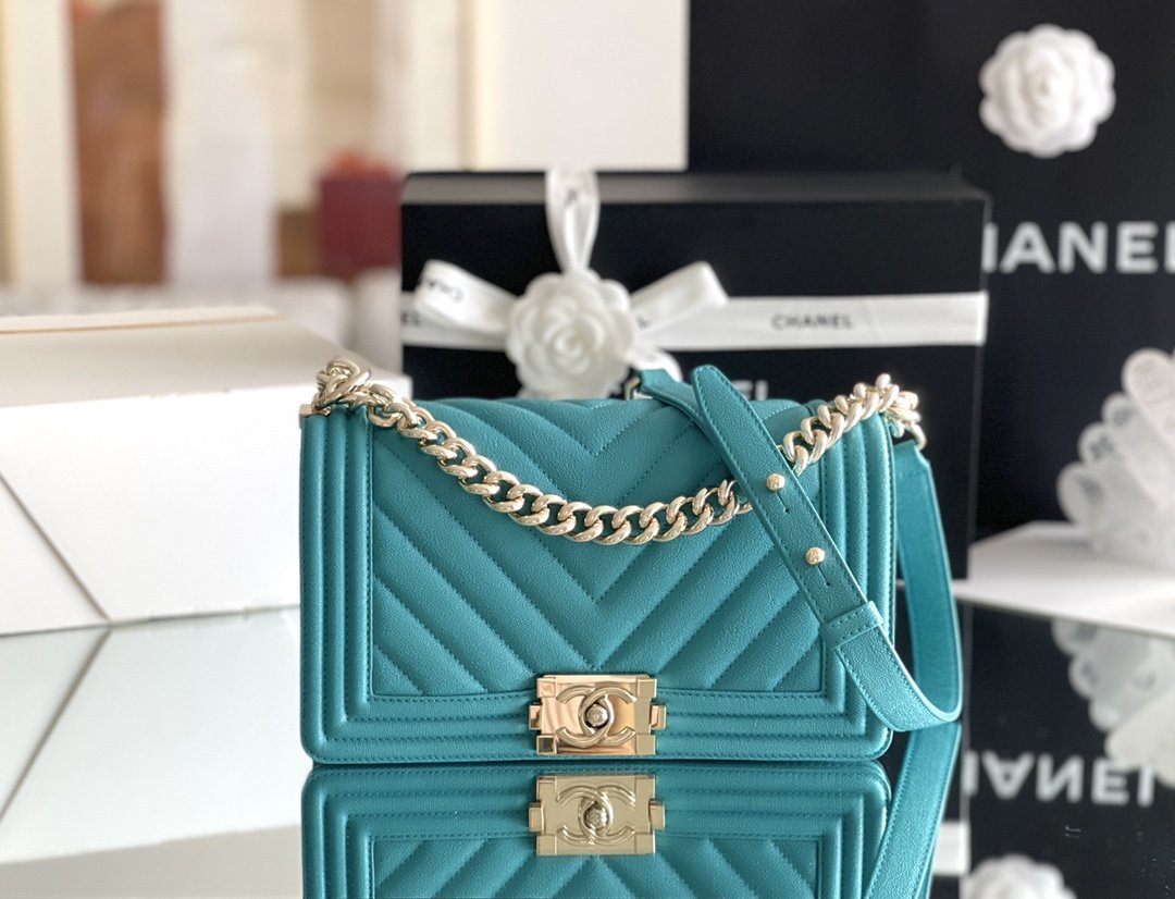 CHLMedium Boy 9.8in 25cm A67086 Blue Handbag