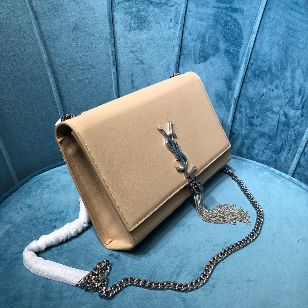 YSL Saint Laurent Kate Tassel 9in 24cm Grain De Poudre Beige Medium Chain Handbag