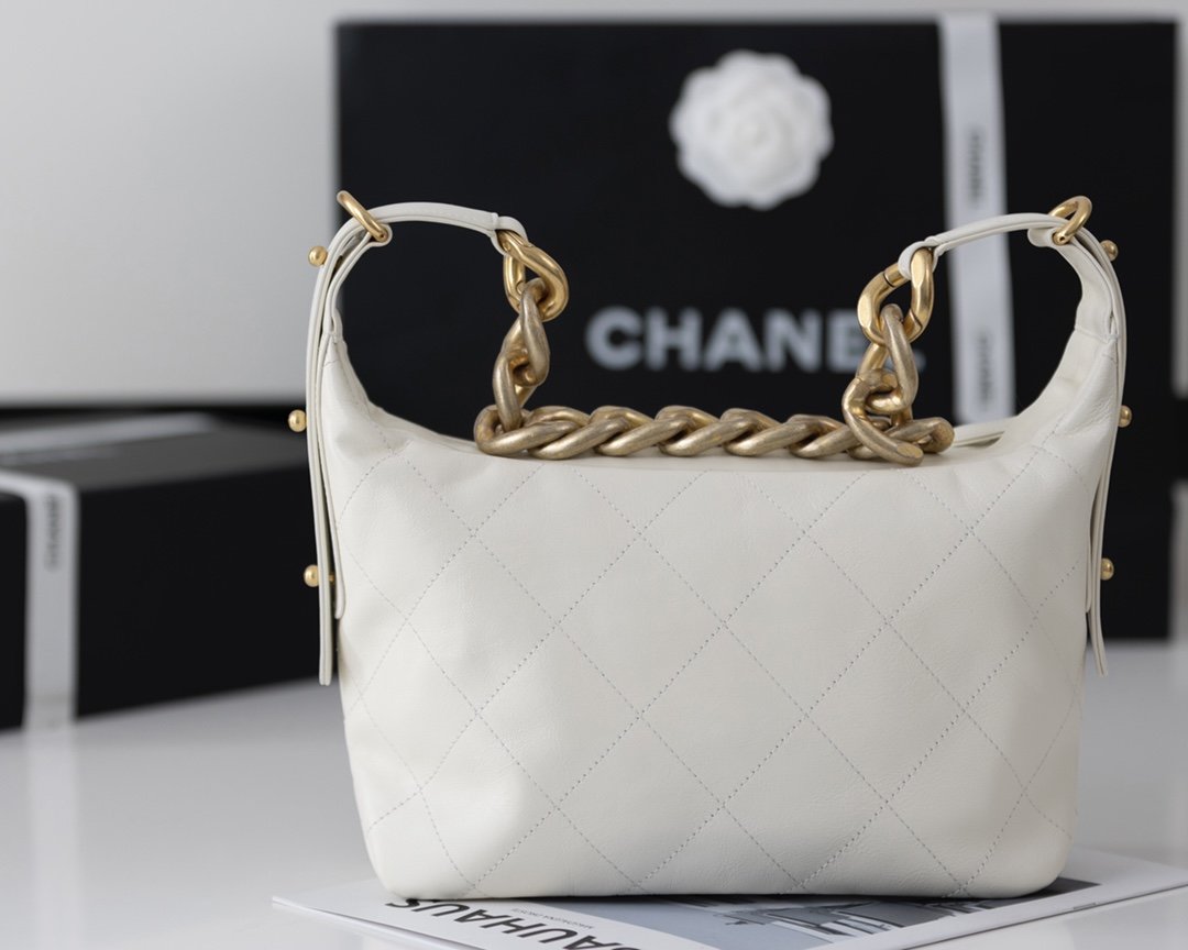 CHLMedium 11in 28cm White Shoulder Bag