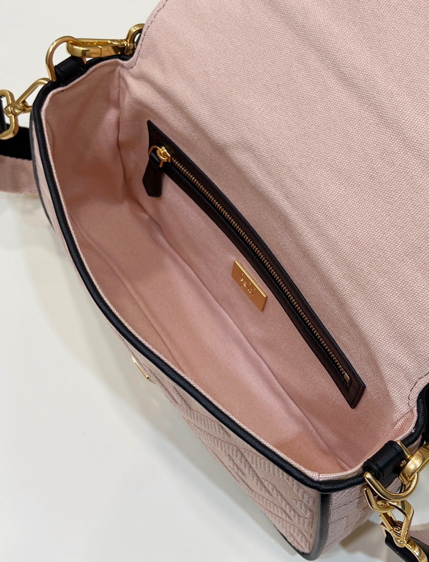 Fendi Top QualityTop Quality Baguette Light Pink FF Crossbody Bag