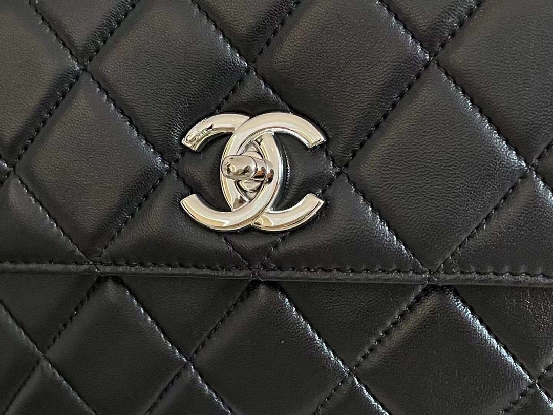 CHL Classic Hardware 9.8in 25cm Black Silver Flap Handbag