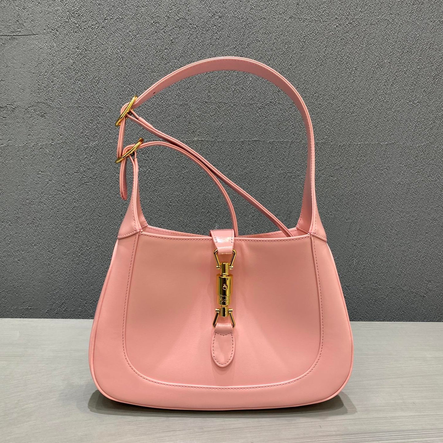 gg Jackie Light 10.8in 27cm Pink Small Shoulder Bag