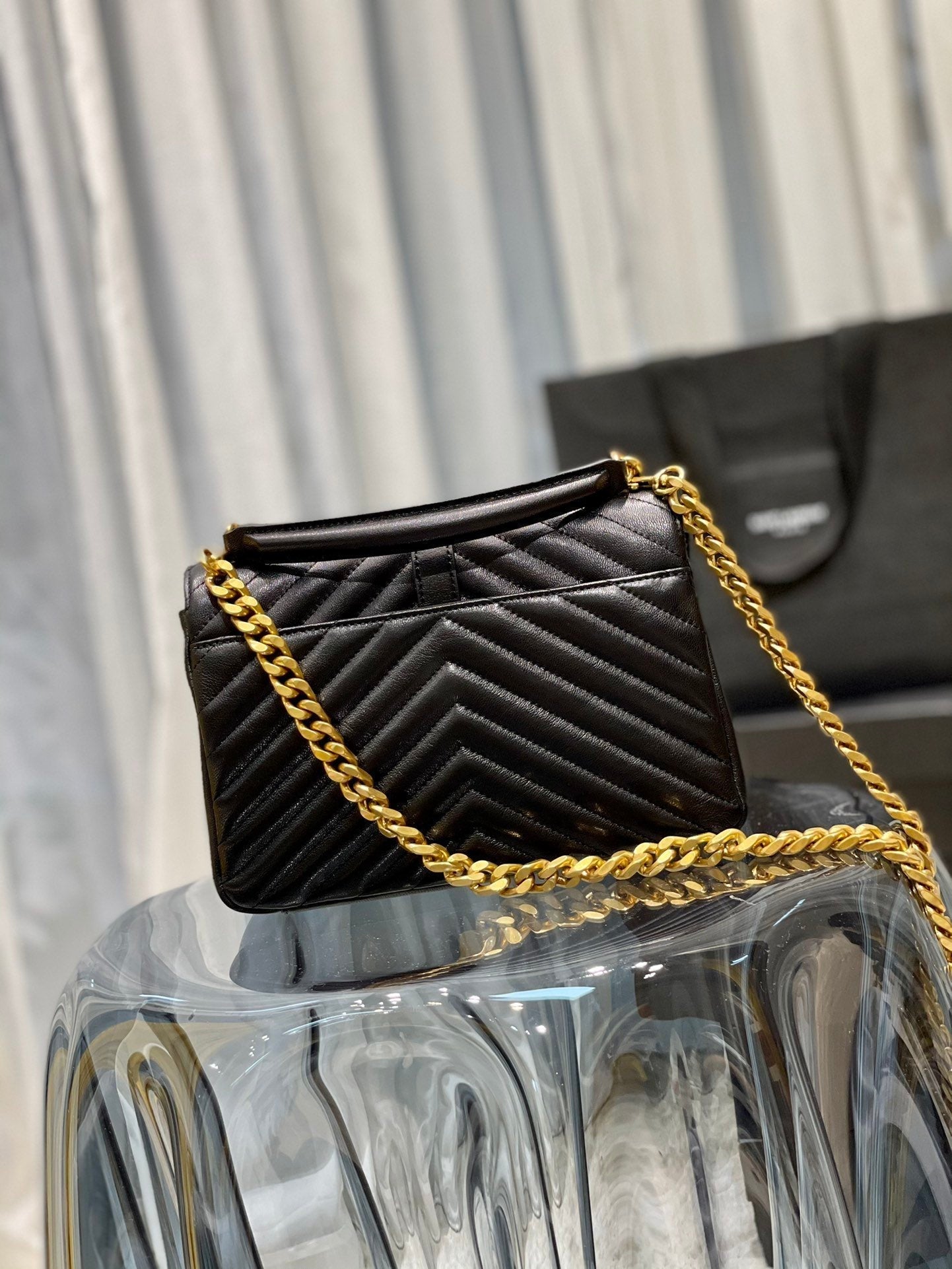 YSL Saint Laurent College Toned Hardware 9in 24cm Black Gold Medium Chain Handbag