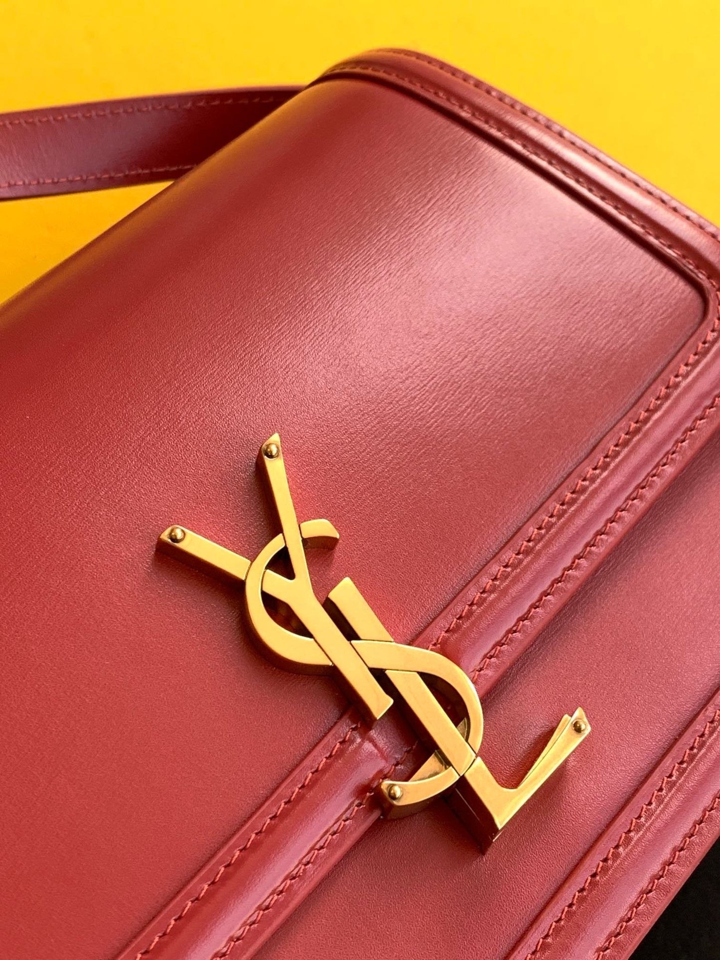 YSL Saint Laurent Solferino Box Hardware 9in 23cm Red Gold Medium Travel Bag