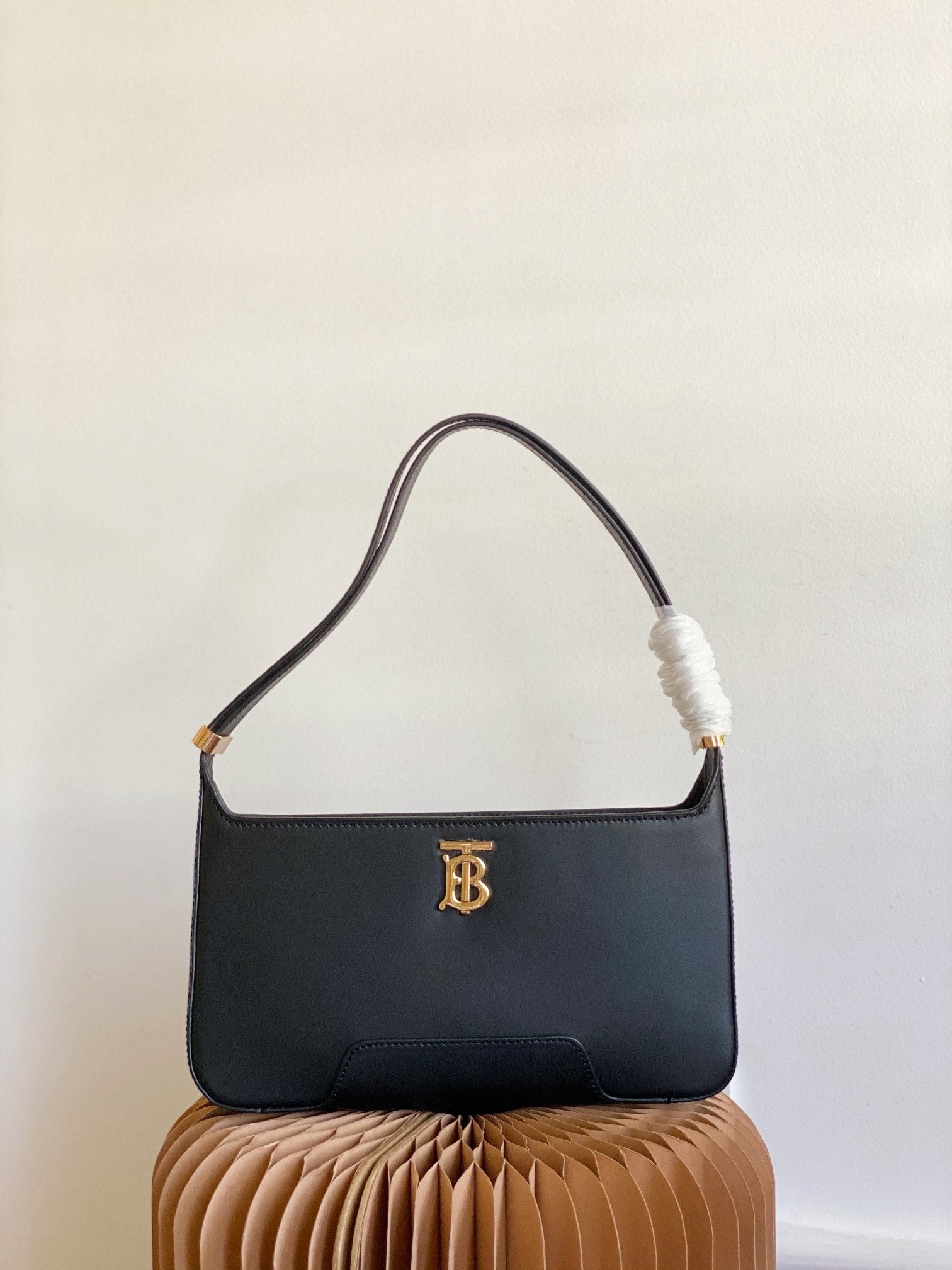 Top Quality Thomas Shoulder Bag For Women Monogram Black