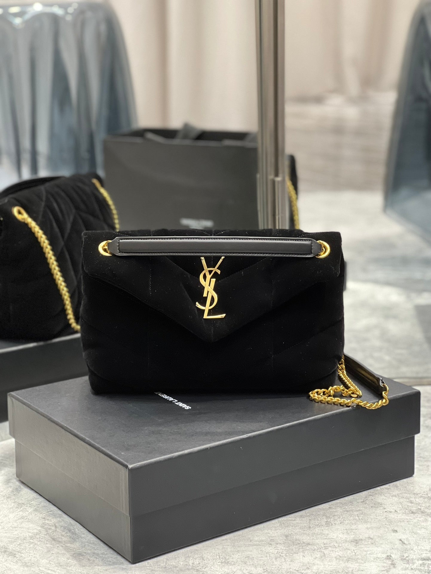 YSL Saint Laurent Puffer , ’s 11in 29cm Black Small Chain Handbag 114In29Cm Ysl