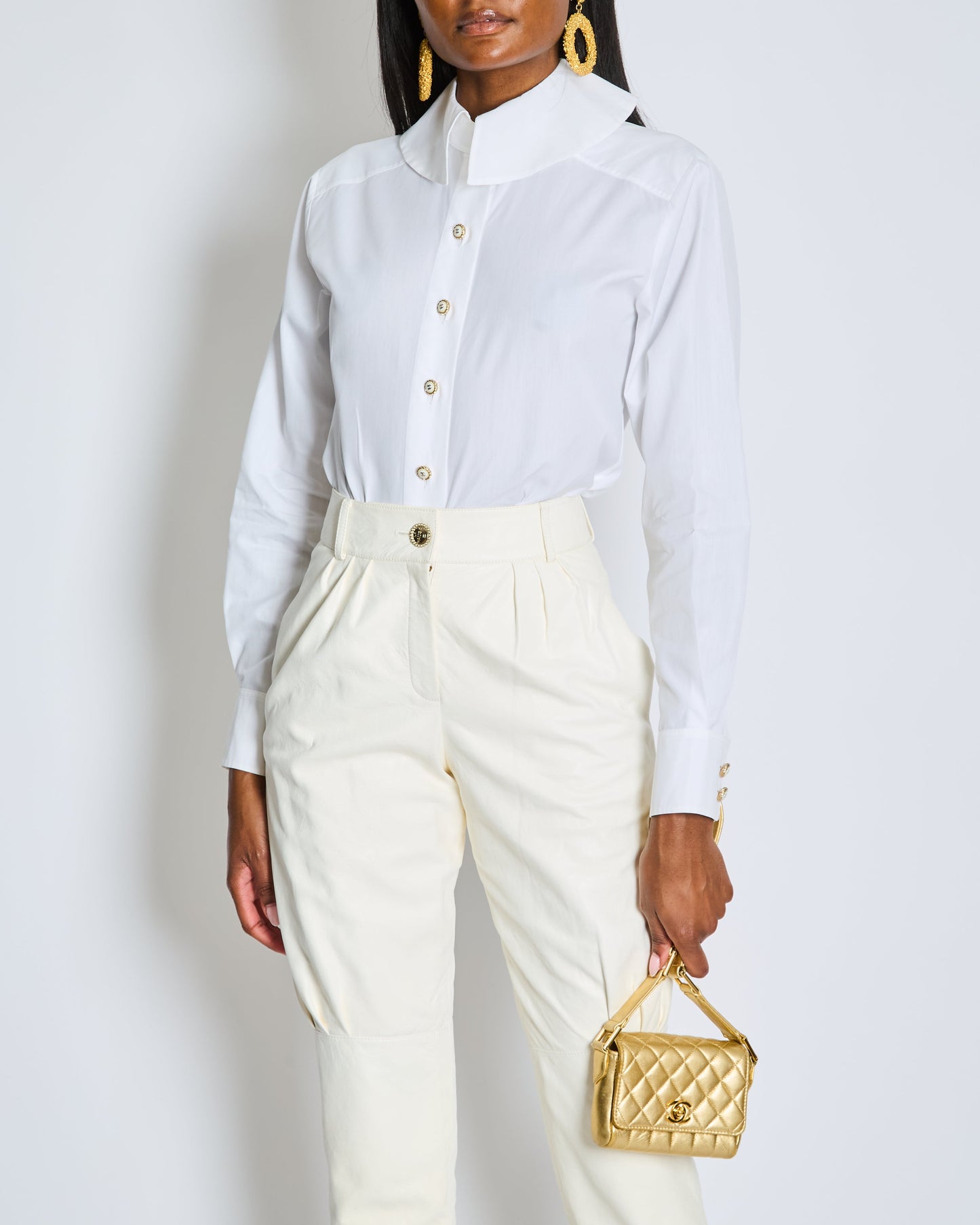 Chanel Resort 2019 La Pausa White Leather Tro rs with Gold and Pearl Embellished CC Logo Button Size FR 36 (UK 8) Accessory