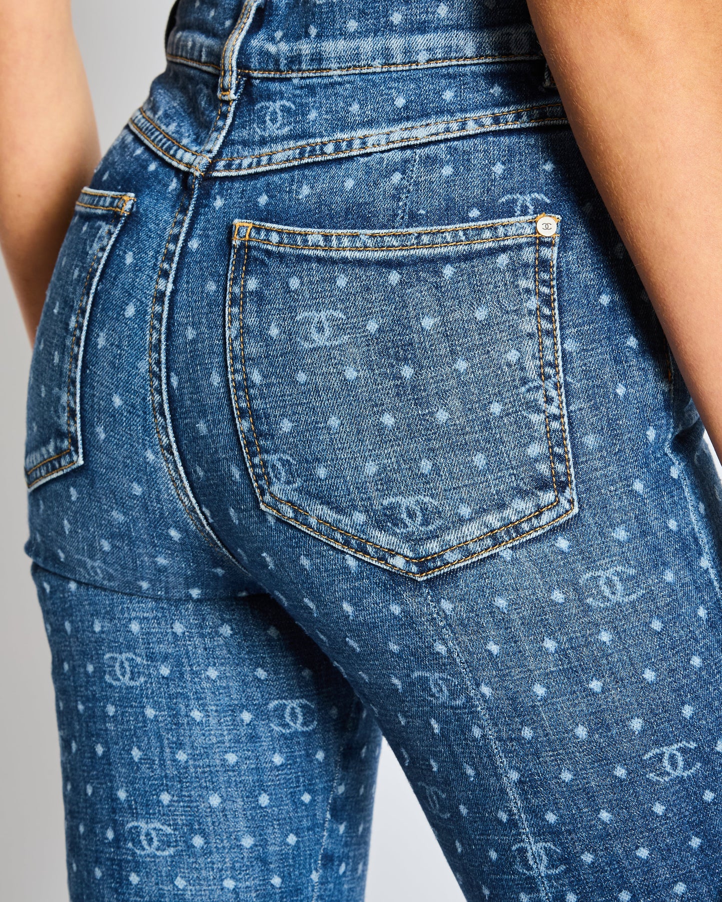 Chanel 23/P Blue Denim Skinny Jeans with CC Logo Print and Zip Hem Detail Size FR 34 Size UK 6 Apparel
