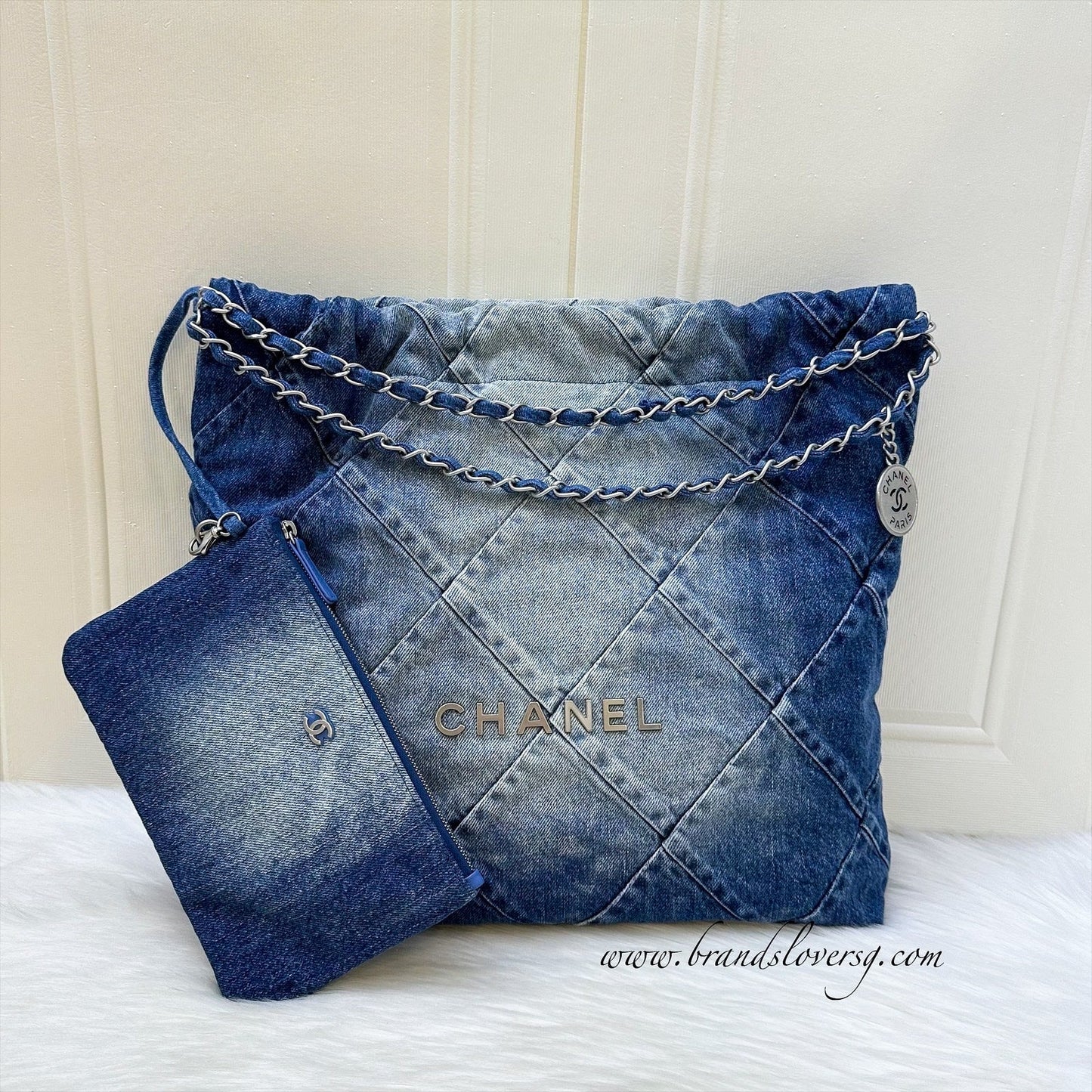 Chanel 22 Medium Hobo Bag in Denim Fabric and SHW (Model: )