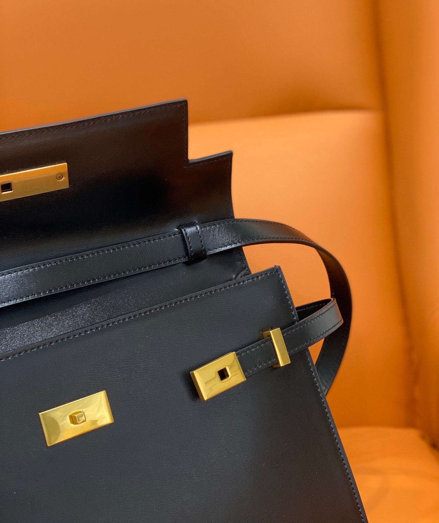 YSL Saint Laurent Manhattan 11in 29cm Black Shoulder Bag Ysl 5792710Sx0W1000