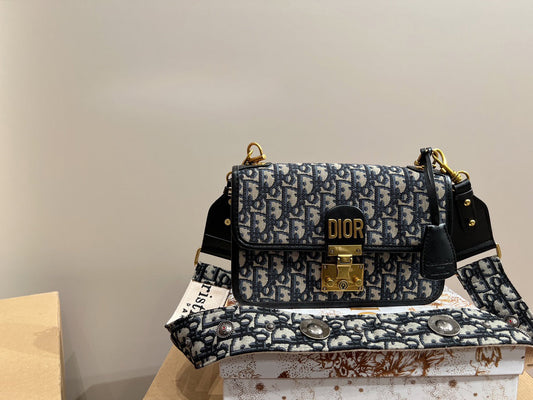 EN - Luxury DIR 364 Travel Bag