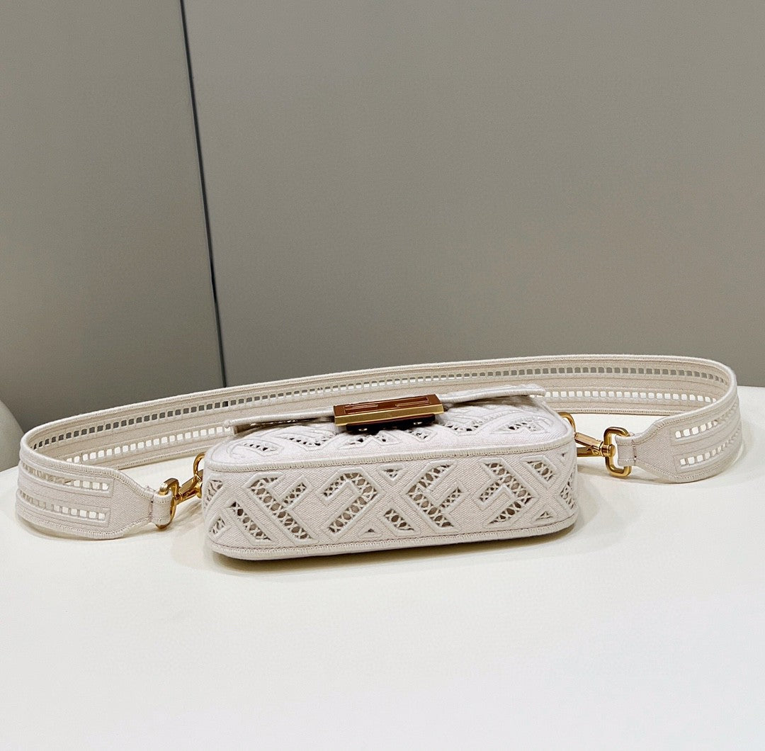 Top QualityTop Quality Baguette Embroidery White Small Handbag