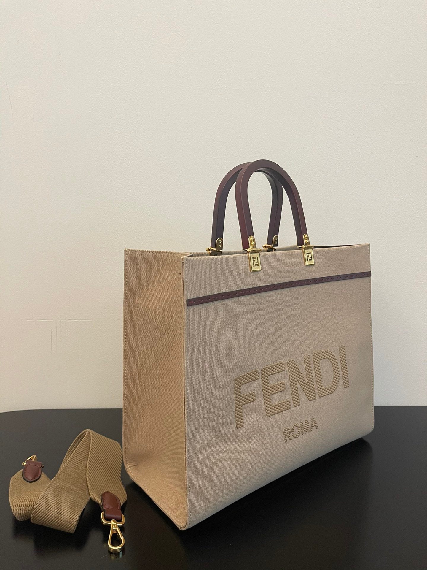 Fendi Top QualityTop Quality Sunshine , Canvas Beige Medium FF Shoulder Bag