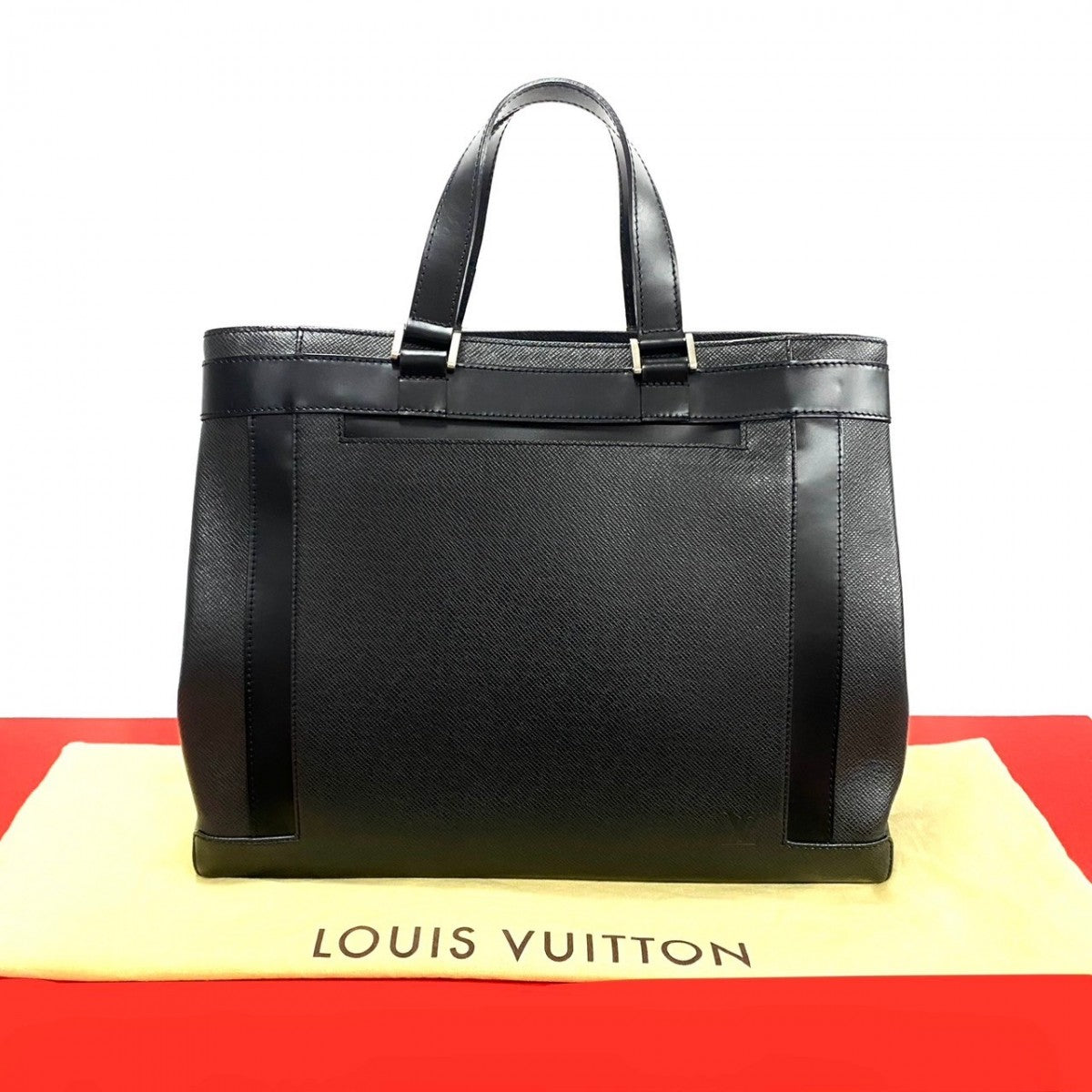 Louis Vuitton Business M31012 Taiga Kasbeck GM Leather Black Handbag