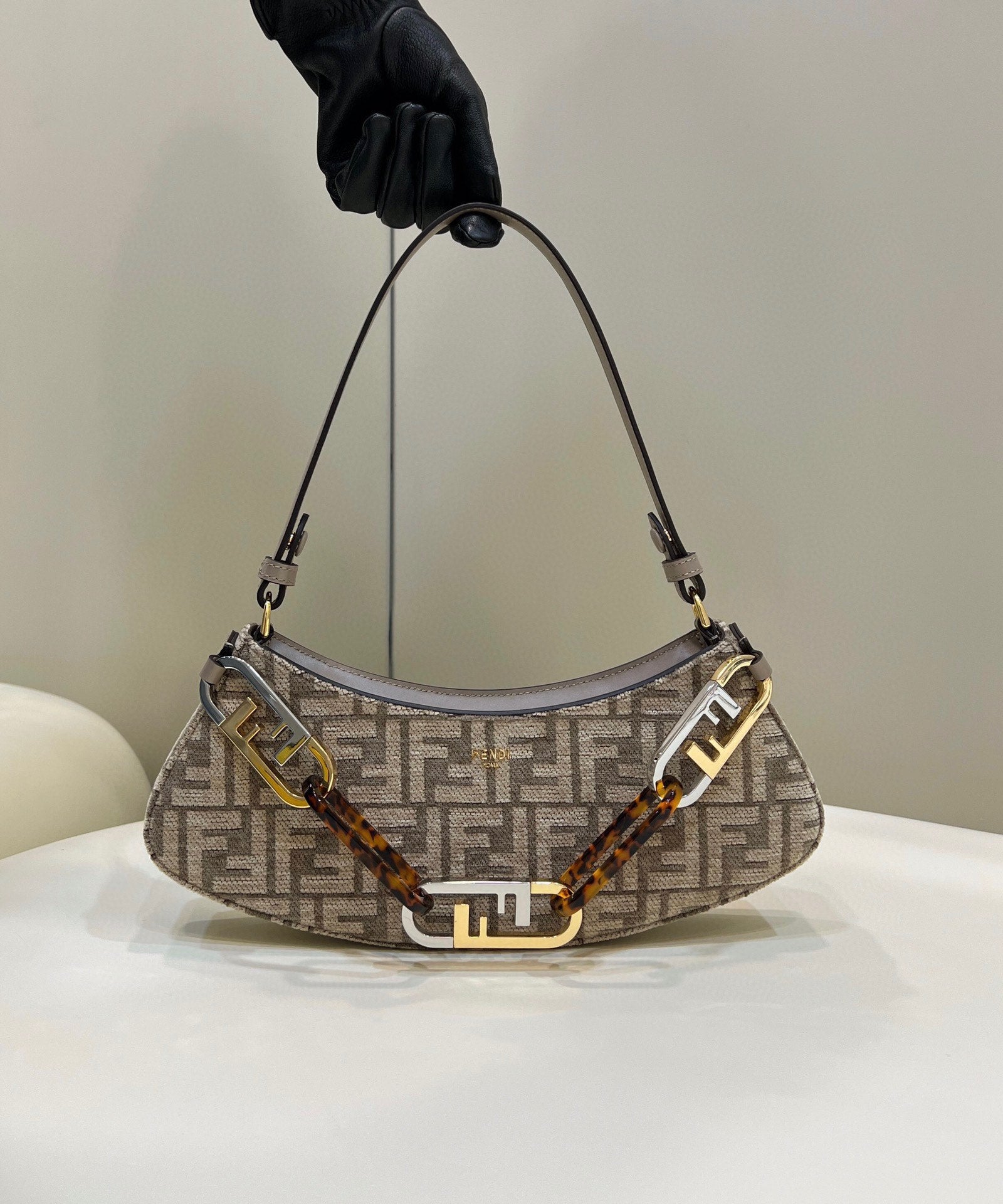 Lock Swing Dove Tapestry Fabric Gray Travel Bag