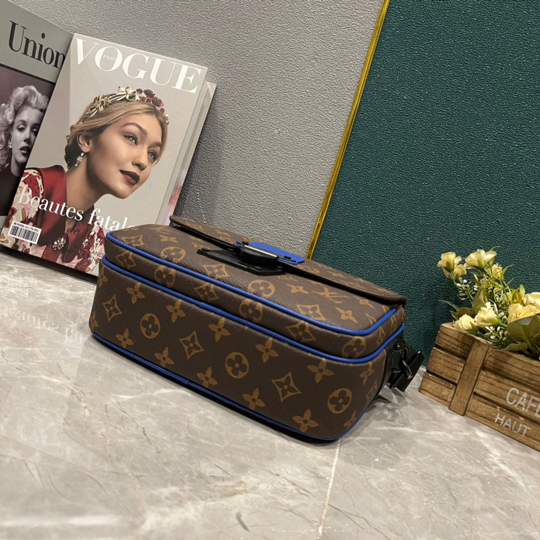 EN - Luxury LUV 853 Travel Bag