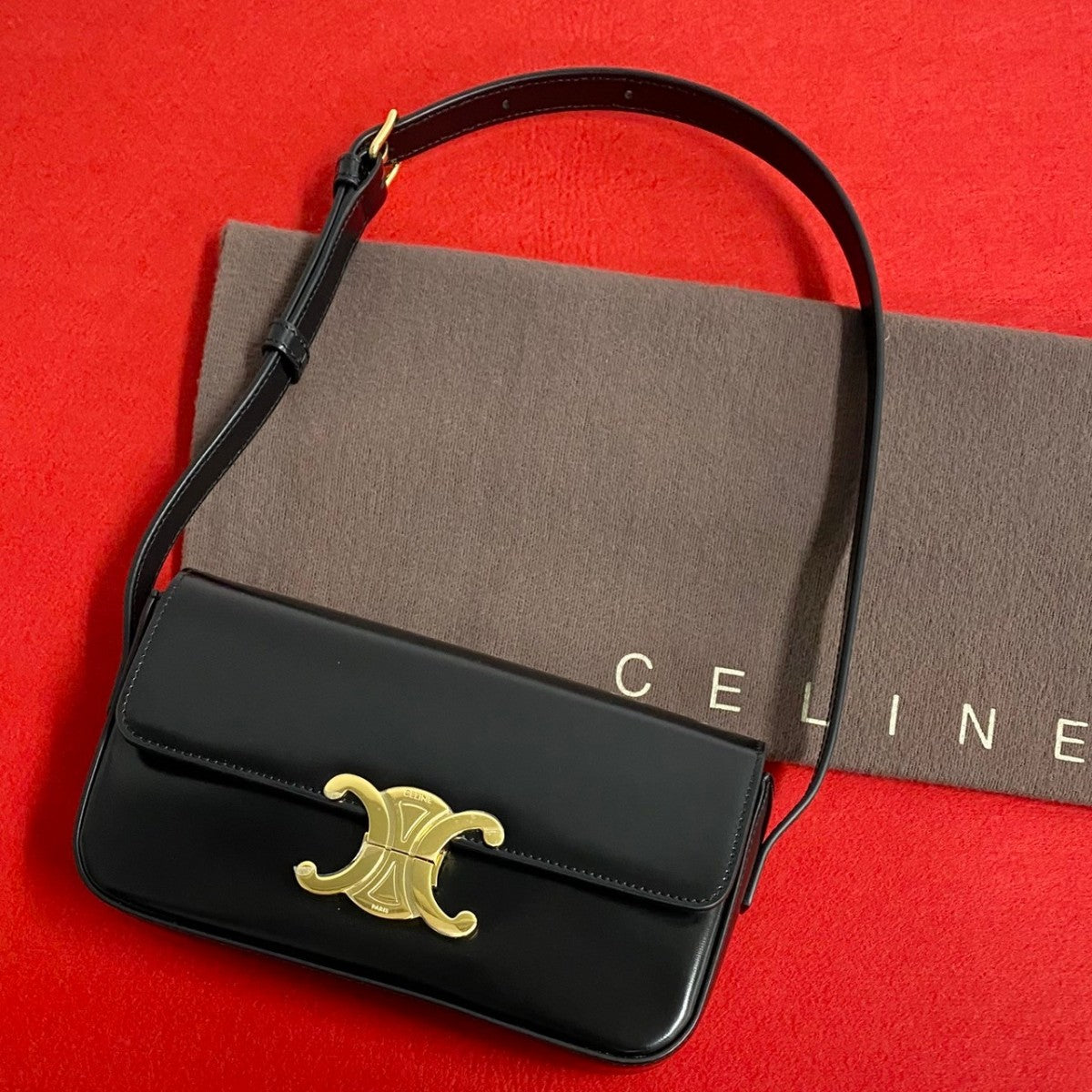 Shoulder Bag Triomphe Claude Leather Black