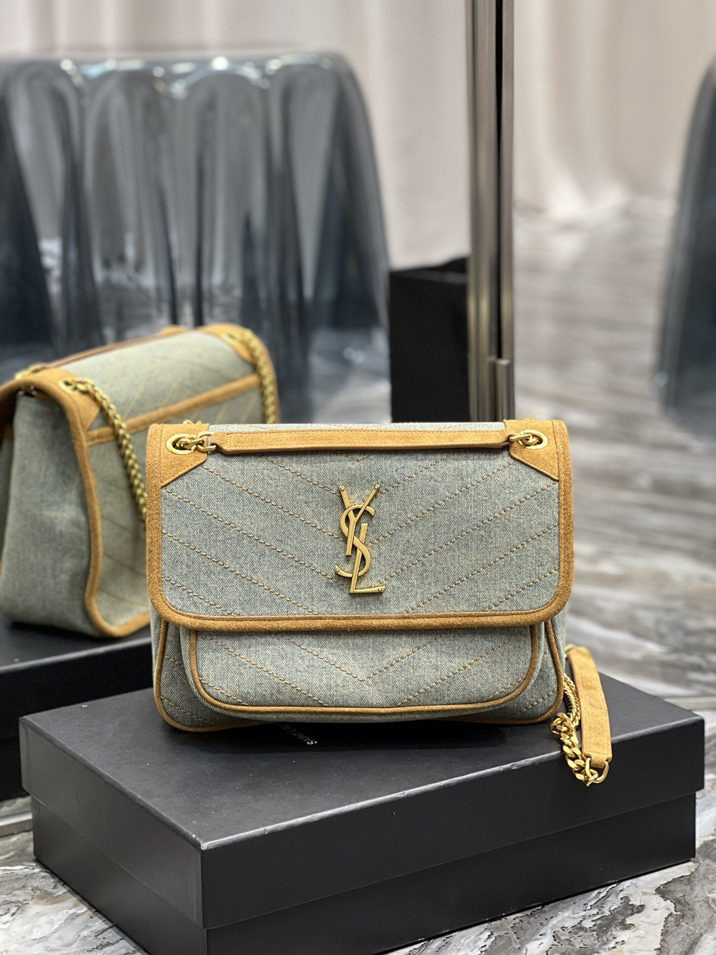 YSL Saint Laurent Niki Shoulder Bag Chain 11In28Cm Ysl 8627