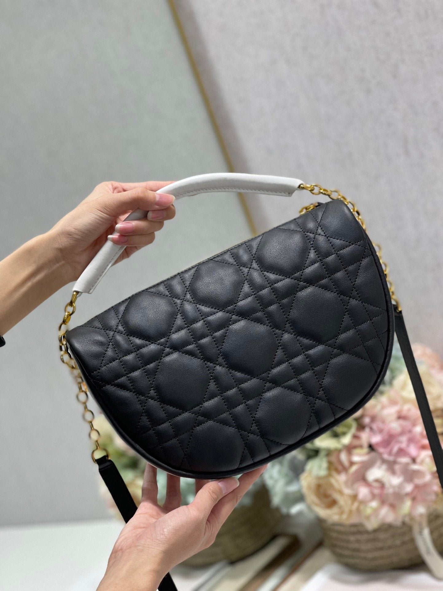 Metop Qualityum Vibe Cannage Cd Black Crossbody Bag
