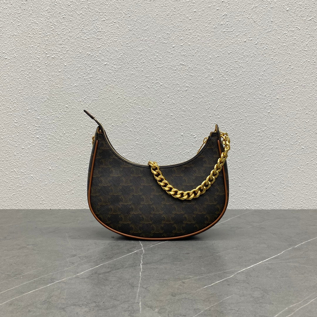 Top Quality Ava Chain In Triomphe For Canvas Tan Travel Bag
