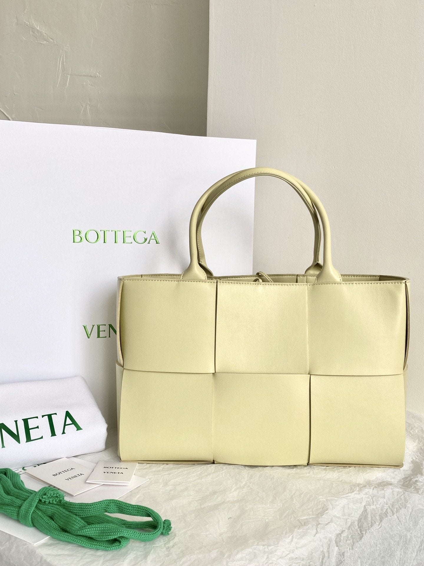 Top Quality Arco Tote Bag For Women Cream
