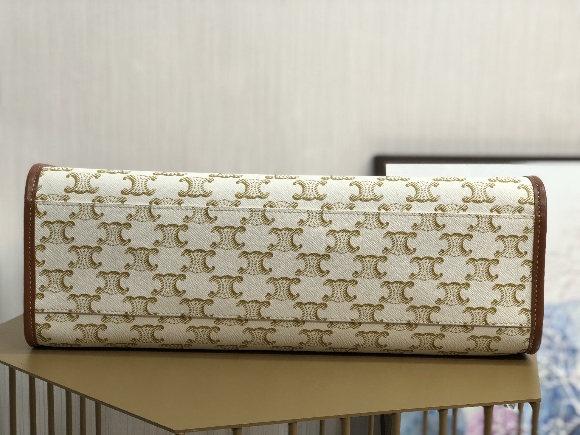 Top Quality Horizontal Cabas In Triomphe For Canvas White Travel Bag