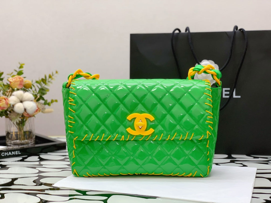 CHLVinyl Classic Yellow 29cm 11.5in Green Shoulder Bag