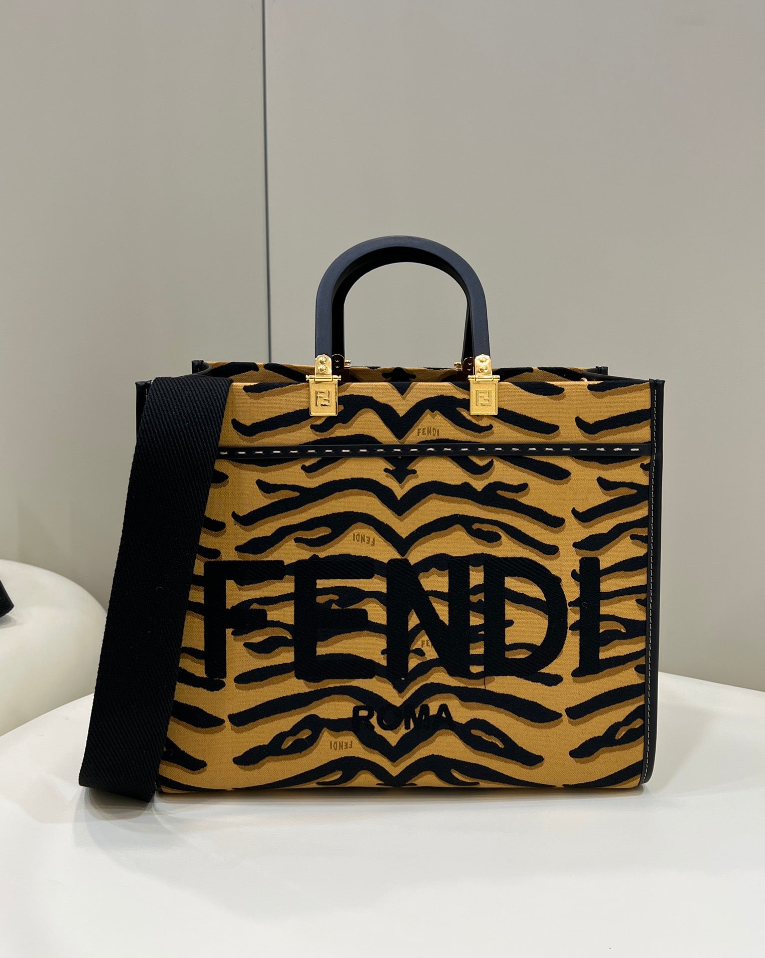 Top QualityTop Quality Sunshine 31cm Multicolour Medium Handbag