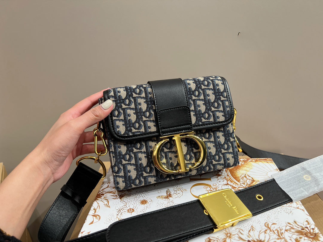 EN - Luxury DIR 360 Travel Bag
