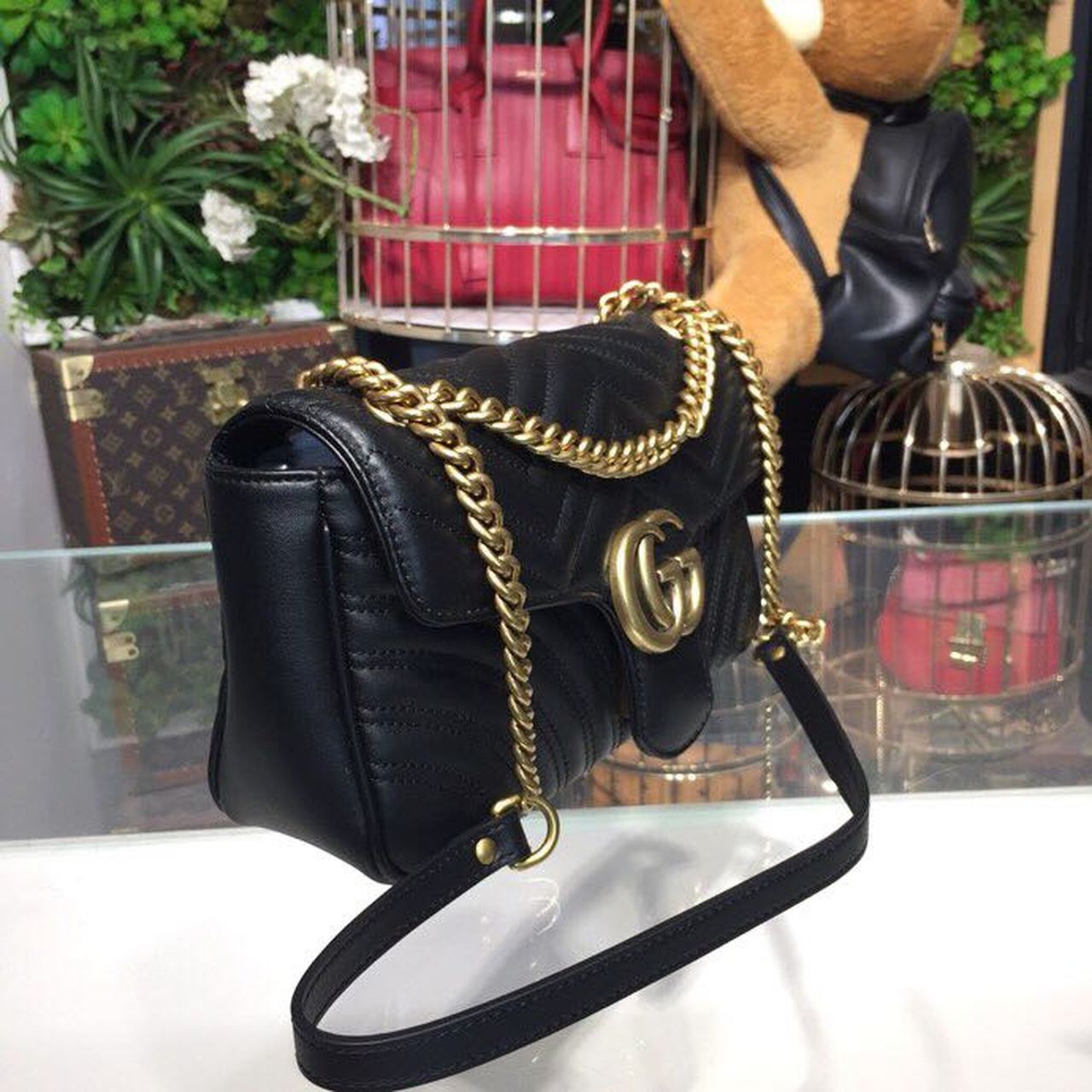 gg Marmont MatelassÃ© 10in 25cm Black Small Shoulder Bag