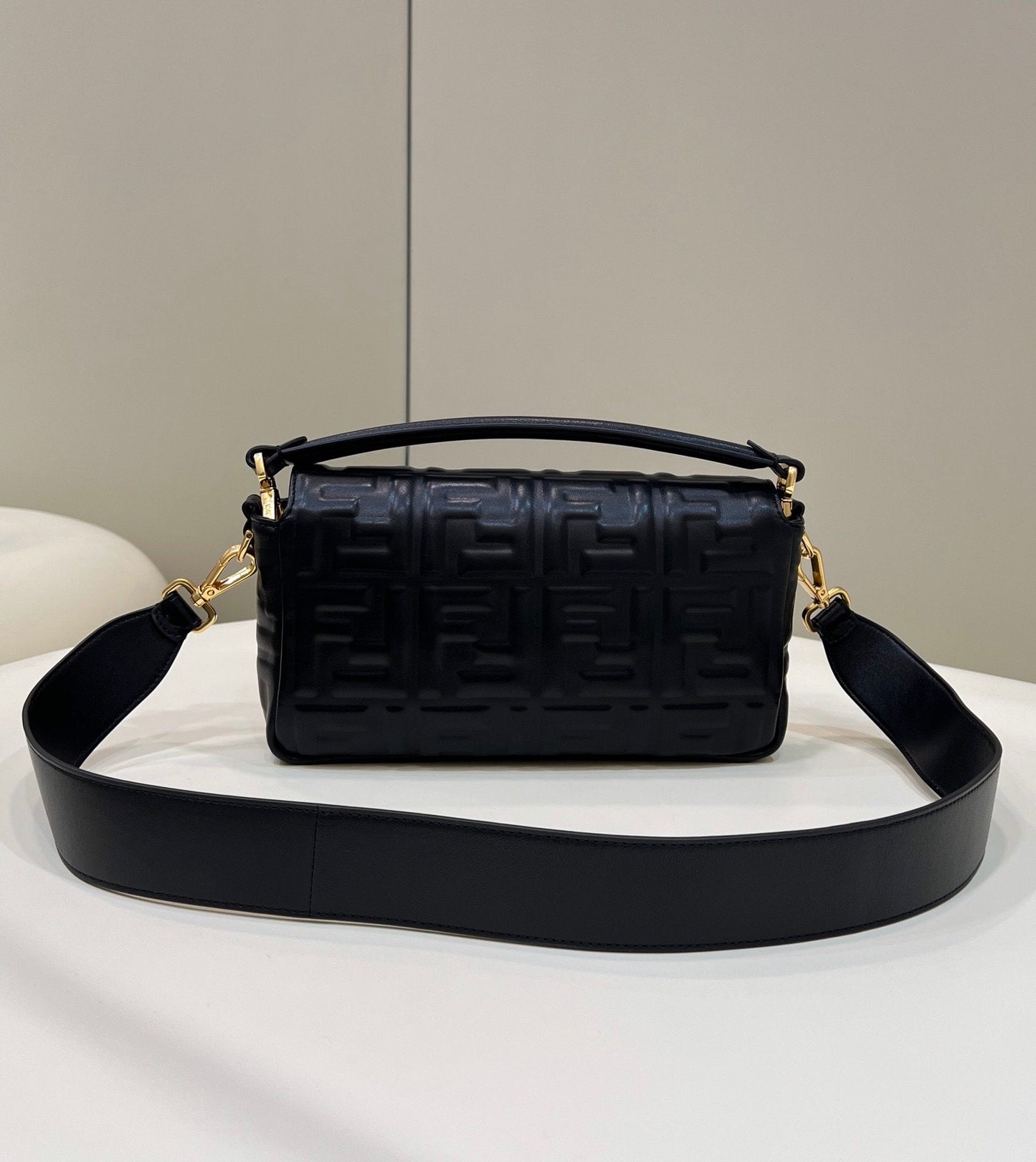 Fendi Top QualityTop Quality Baguette &# Black FF Crossbody Bag