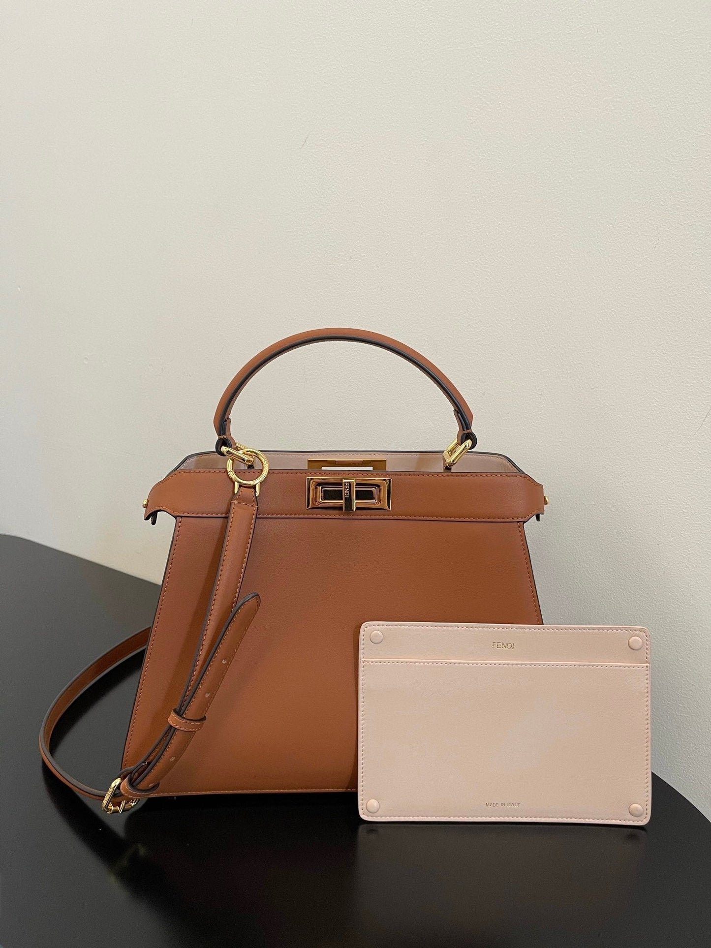 Top QualityTop Quality Peekaboo ISeeU Brown Small Handbag