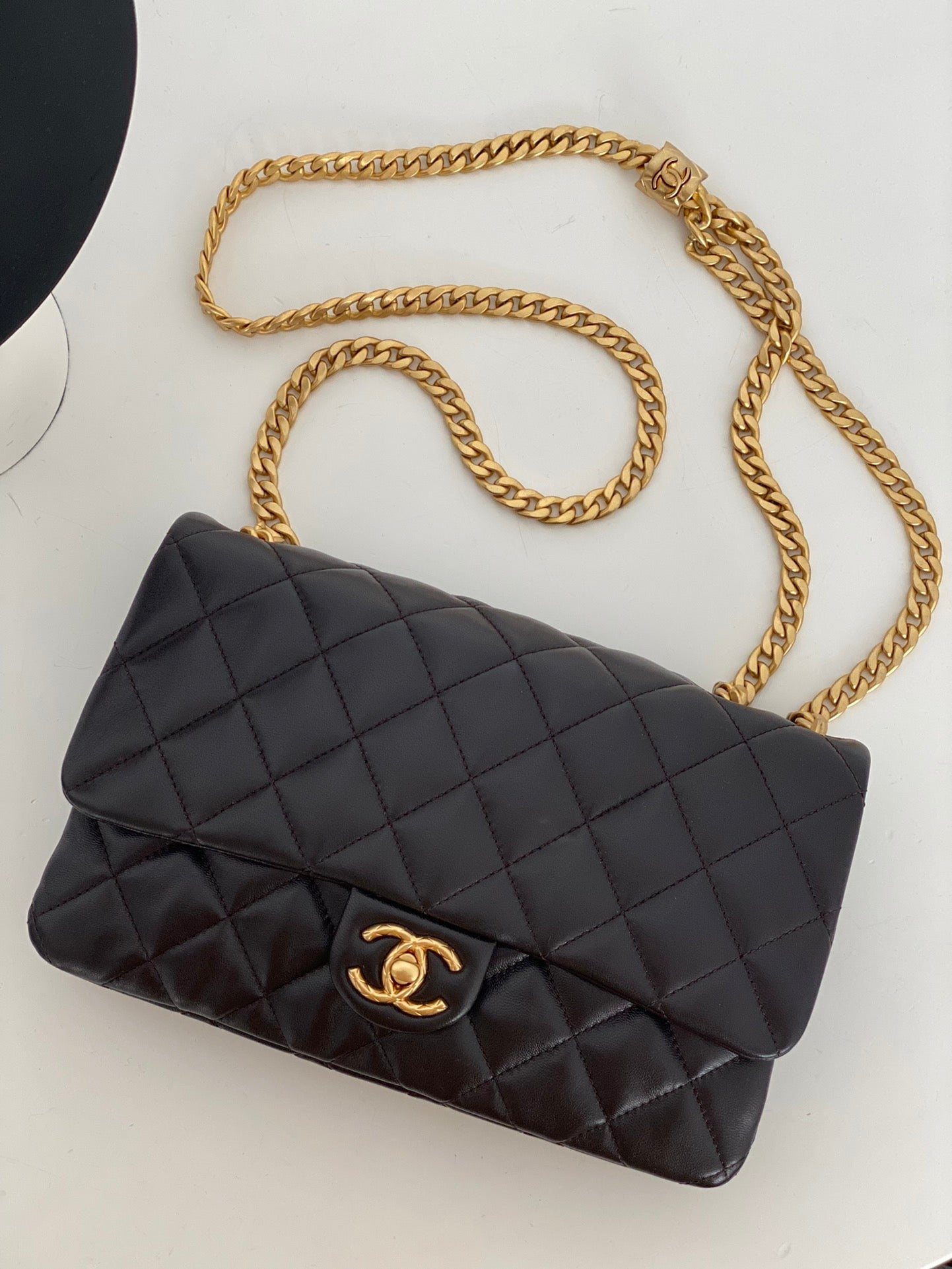 CHLSmall , ’s 8.7in 22cm Black Flap Handbag Bags 87In22Cm