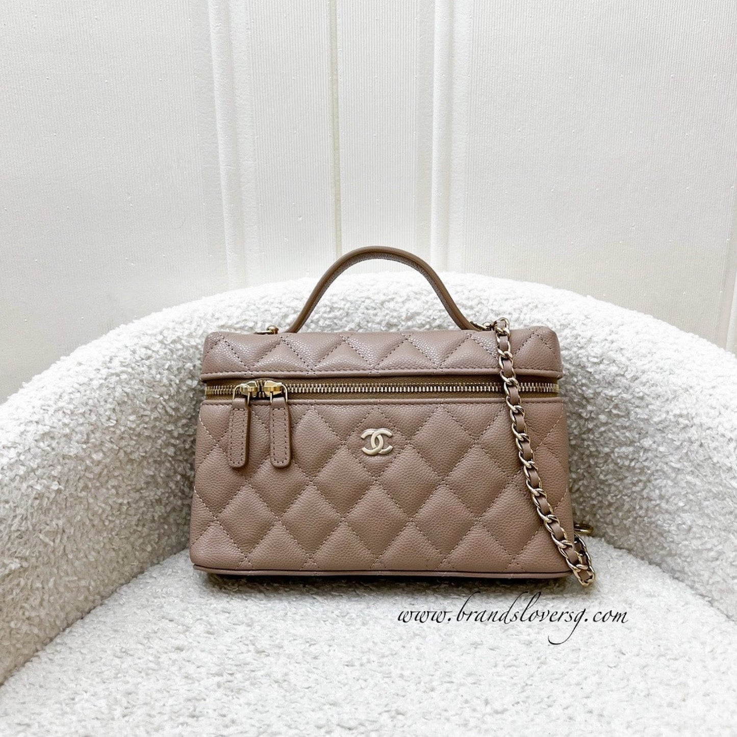 Chanel [BN - Local Full Set - Dec 2025] Vanity / Clutch with Chain (LP Style Bag) in Beige Caviar and LGHW (Model: )