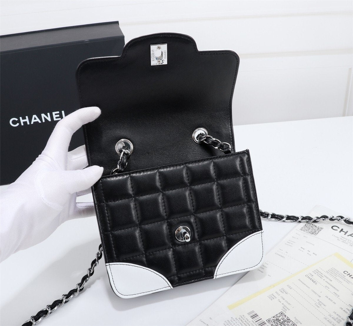 CHL 19 7in 18cm Black White Handbag