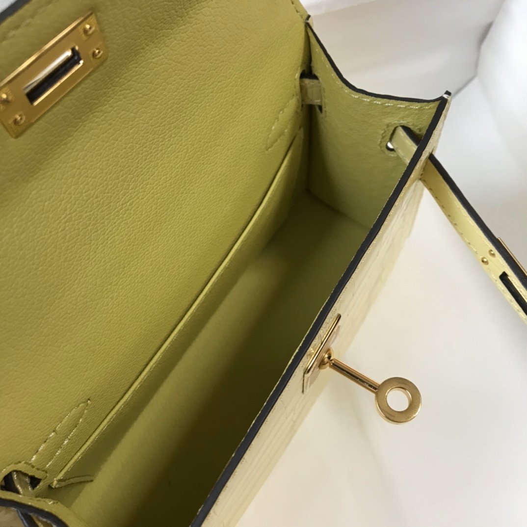 Top Quality Kelly For Women Toned Hardware Gold Cream Travel Bag