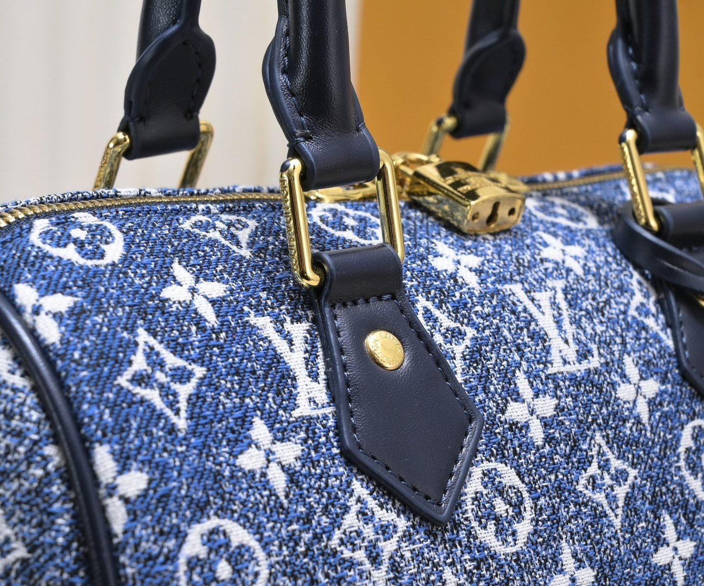 EN - Luxury LUV 876 Travel Bag