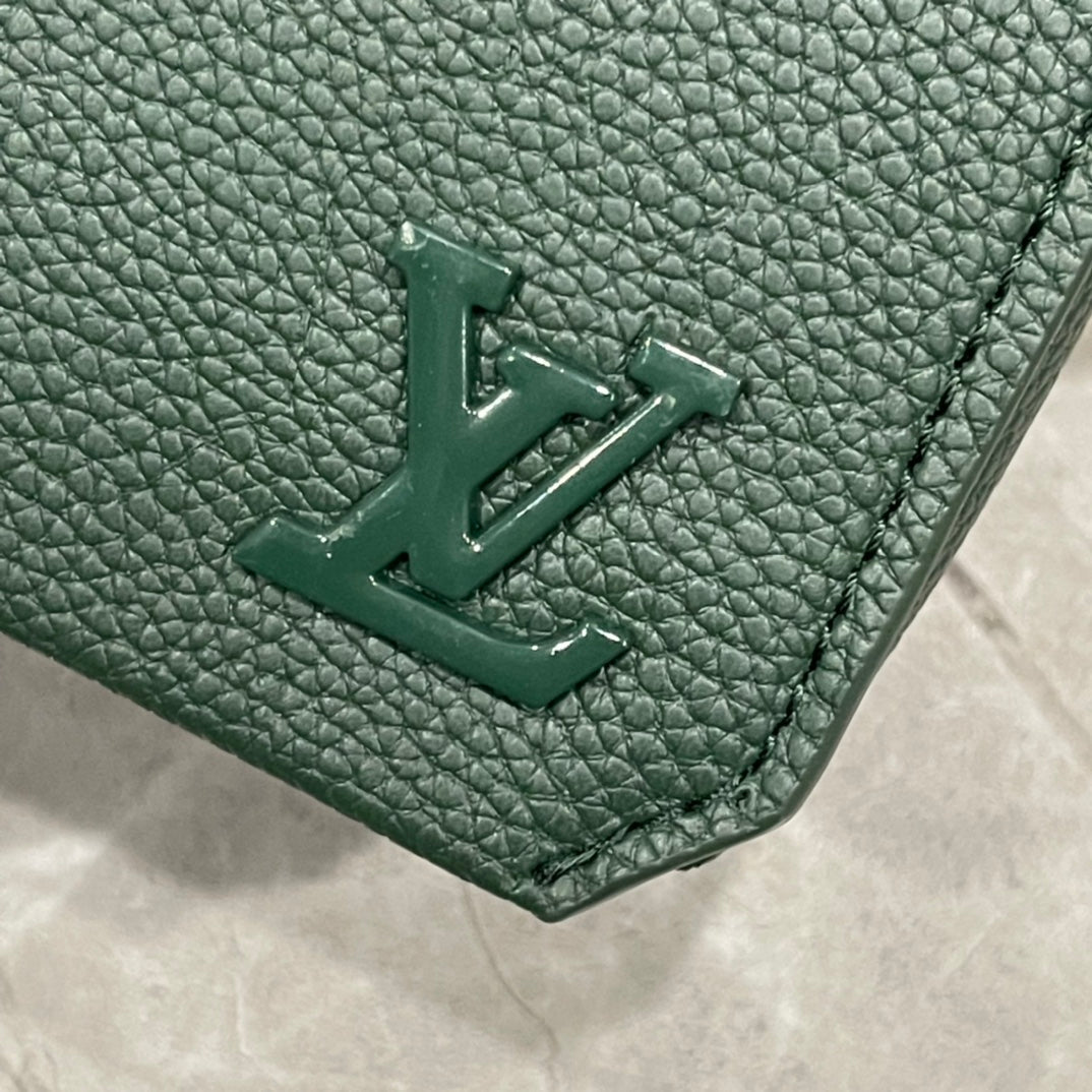 EN - Luxury LUV 870 Travel Bag