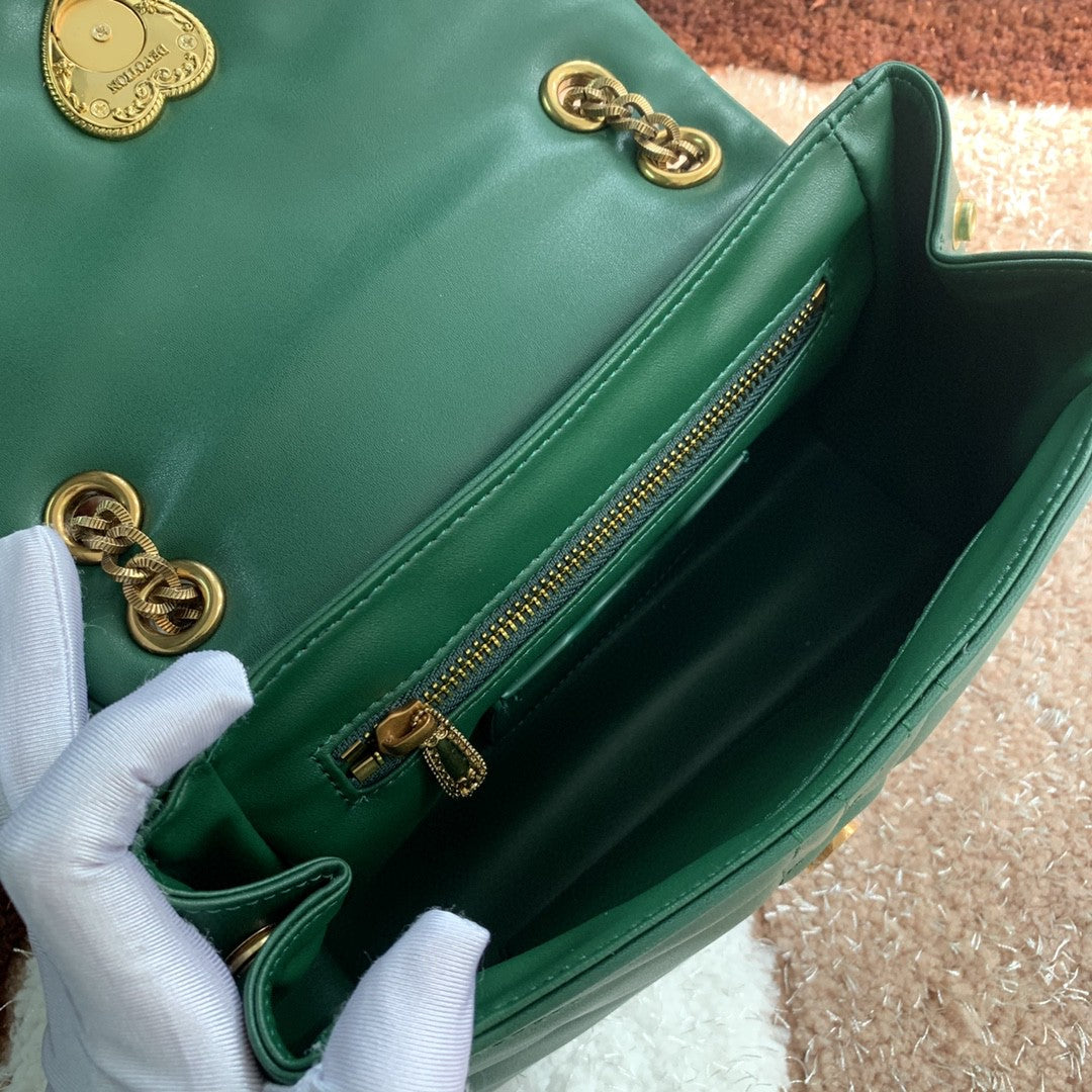 Metop Qualityum Devotion Nappa Quilted Green Shoulder Bag