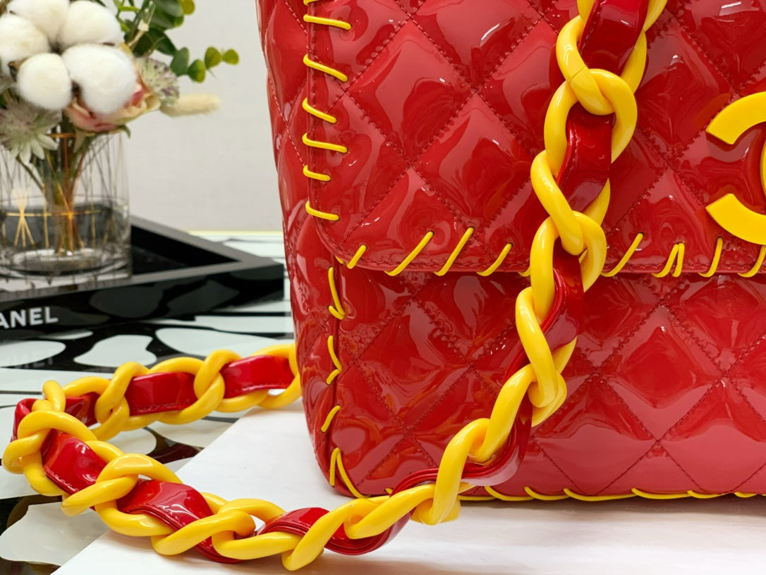 CHLVinyl Classic Yellow 29cm 11.5in Red Shoulder Bag
