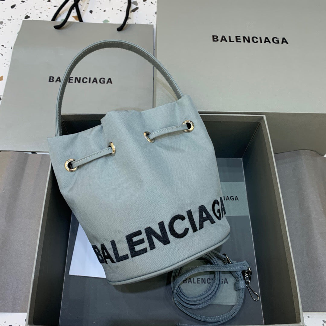 Top Quality Le Cagole Metop Qualityum Bag Bucket Bucket Bag 118In30Cm 7635