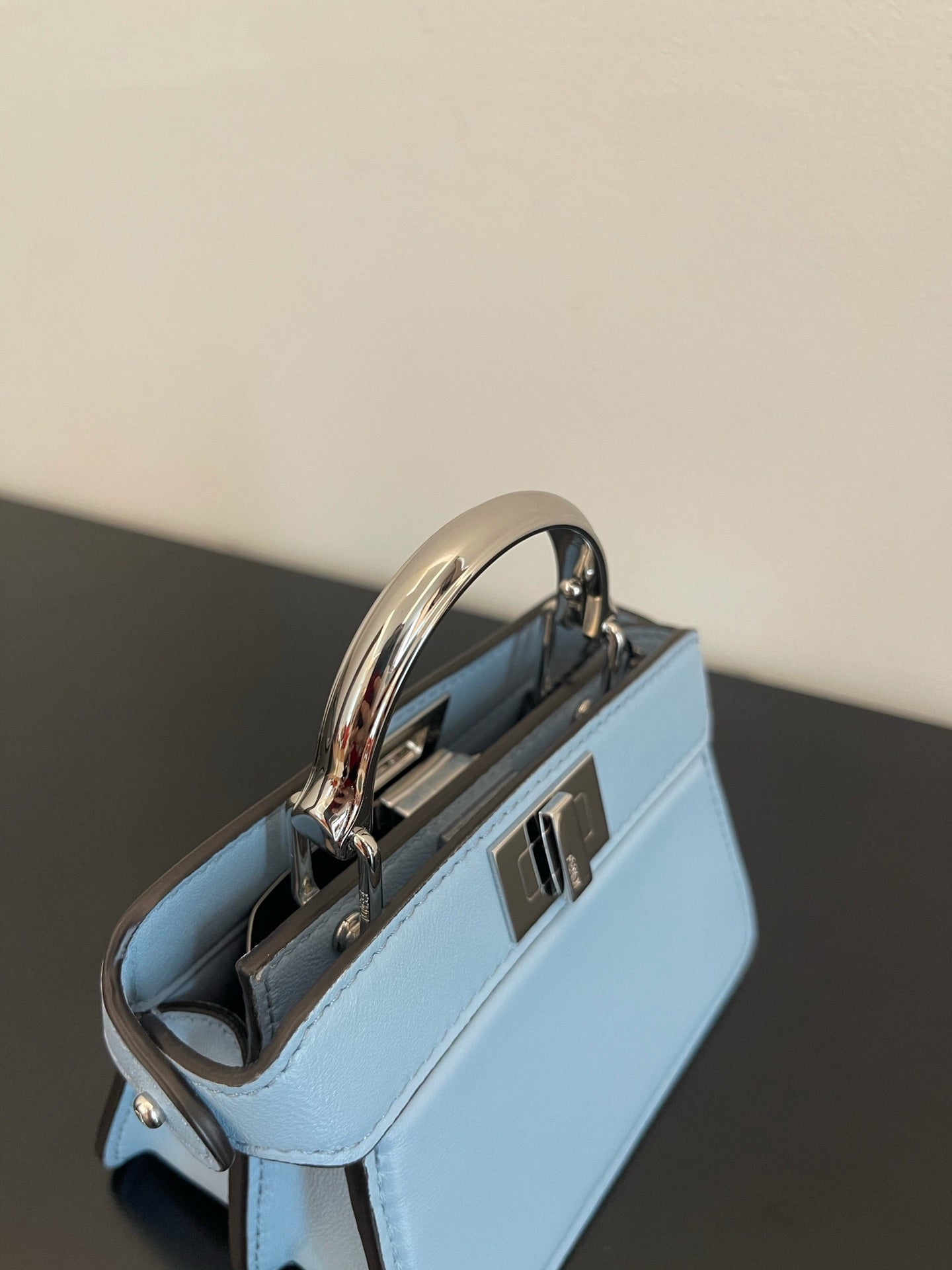 Top QualityTop Quality Peekaboo ISeeU Blue Handbag