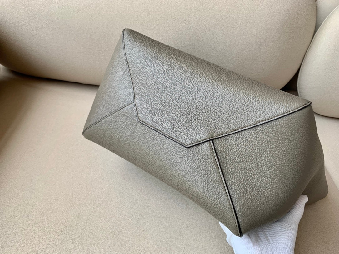 Top Quality Cabas Phantom In Soft Grained Brown Small Travel Bag 12In31Cm 5359