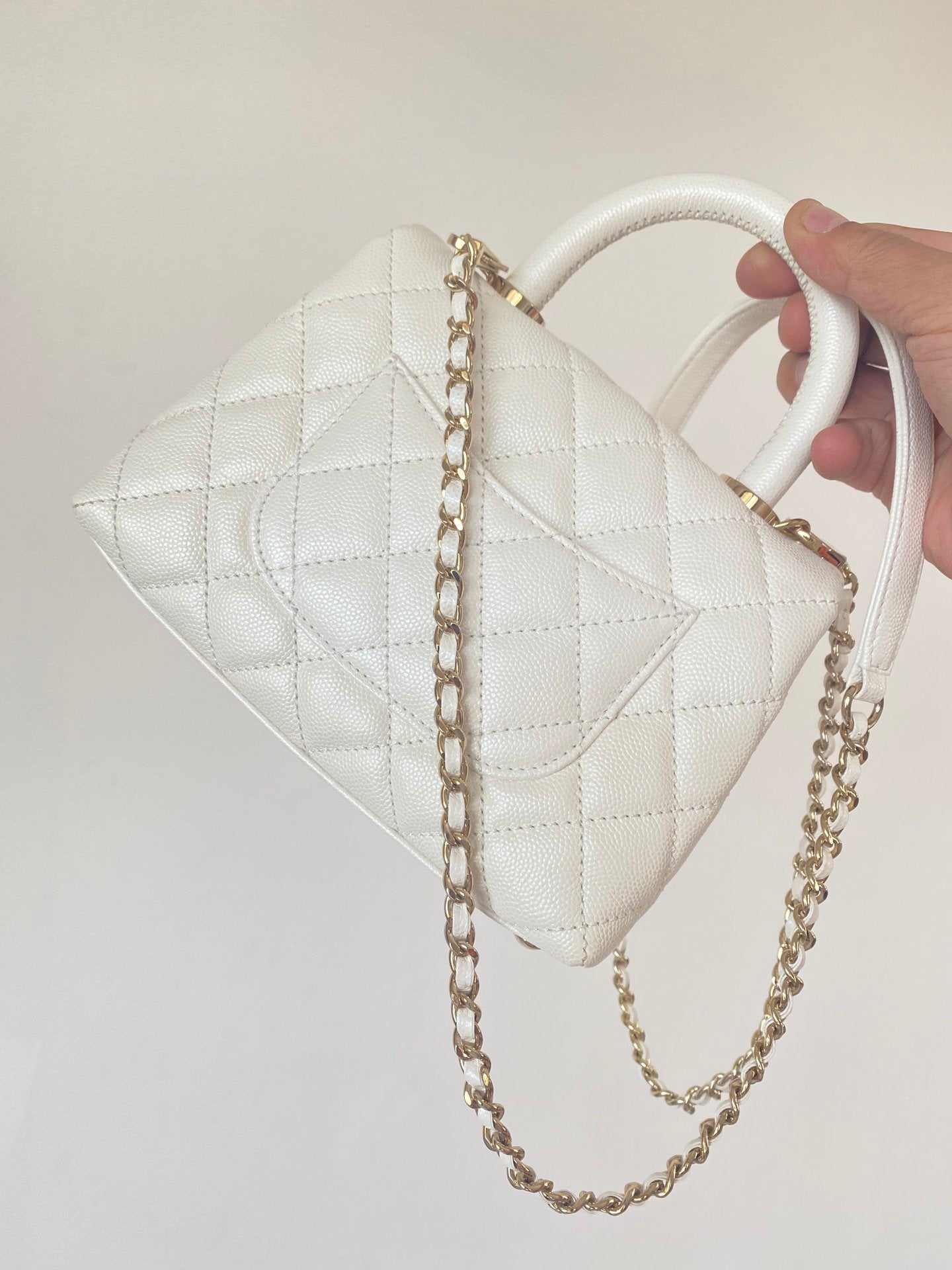 CHLMini 7.5in 19cm White Flap Top Handle Mini Bag Wombeaunoirrbeaunoirr 75In19Cm
