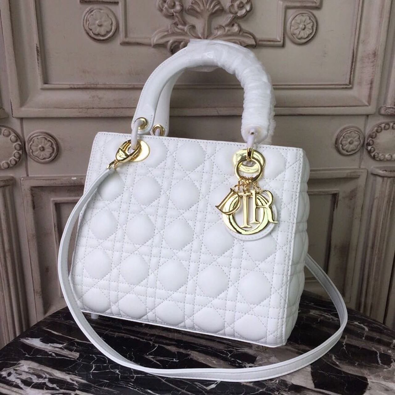 Metop Qualityum Lady Toned Hardware White Gold Travel Bag
