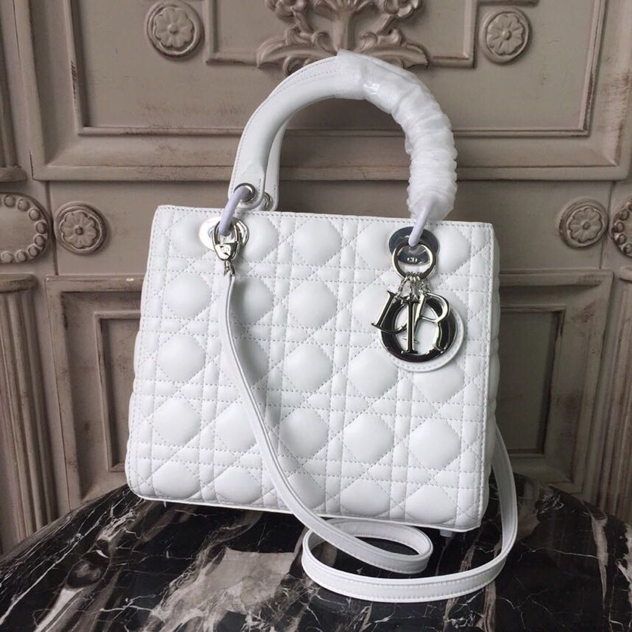 Metop Qualityum Lady Hardware Cd White Silver Travel Bag