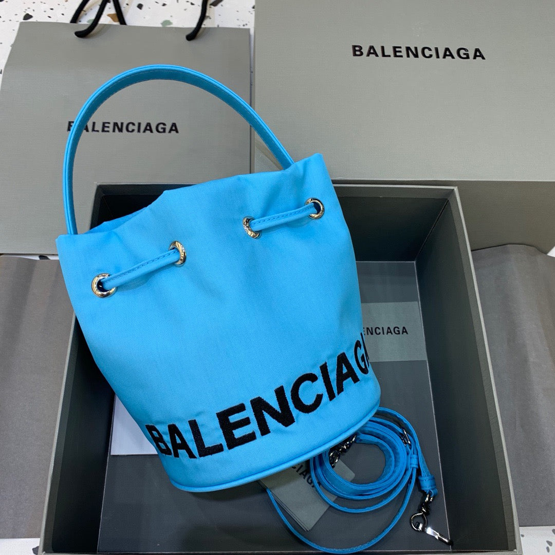 Top Quality Le Cagole Metop Qualityum Bag Blue Bucket Bucket Bag 118In30Cm 8957