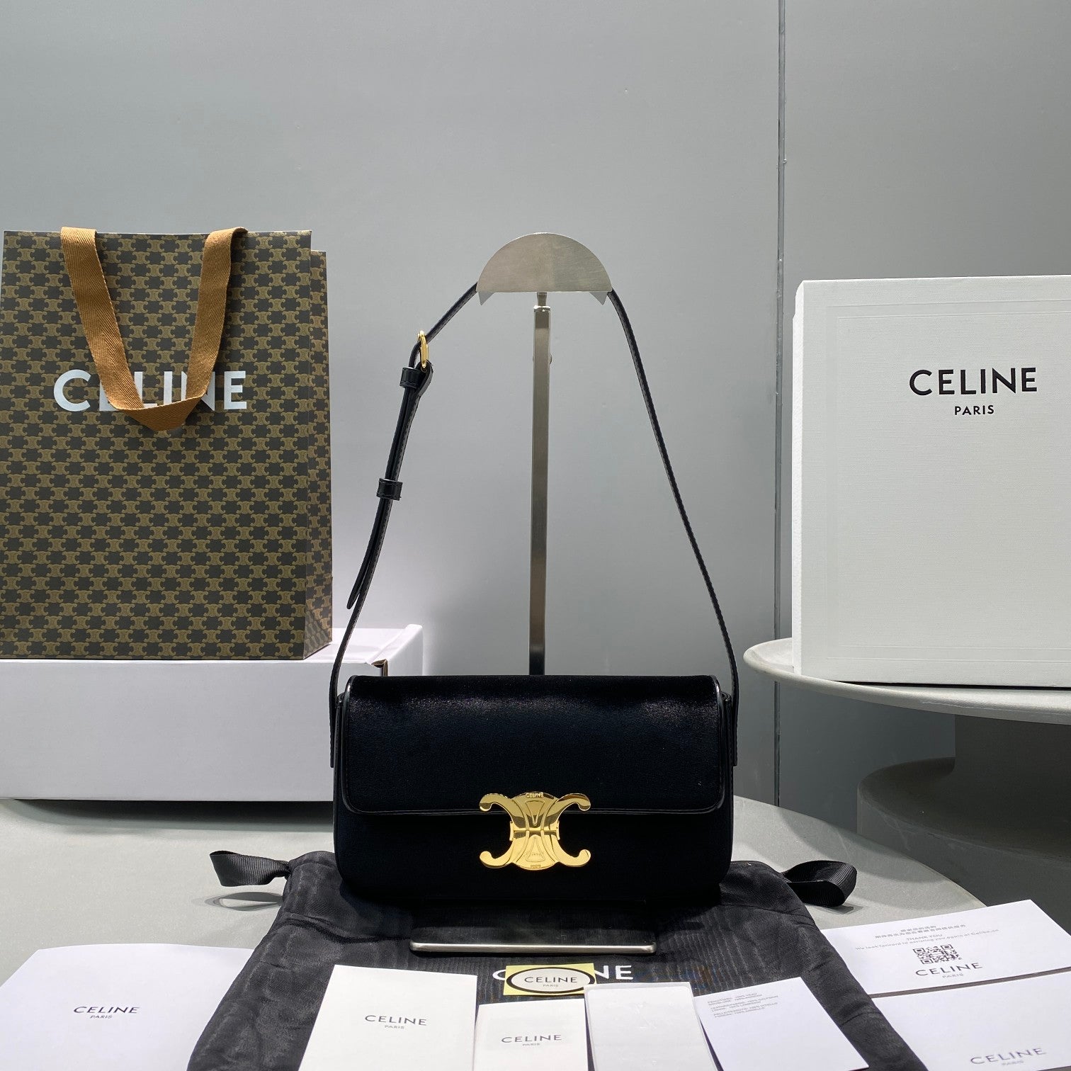 Top Quality Triomphe Shoulder Bag For Women Black 8In20Cm 8672