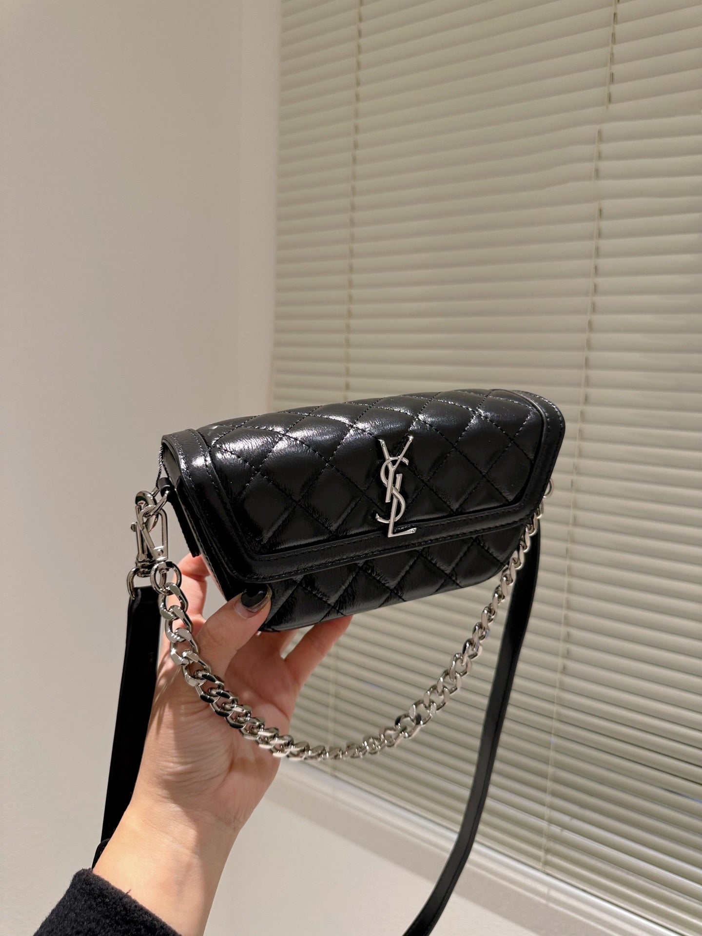 EN - Luxury SLY 305 Travel Bag